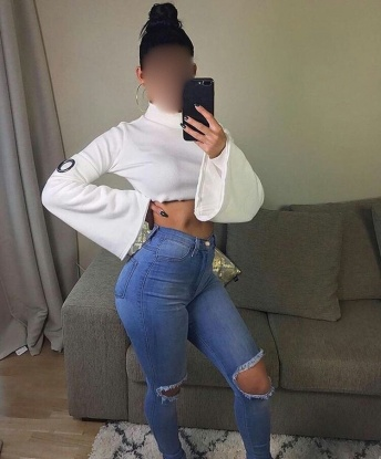 Кири, 22 года, 2 размер груди